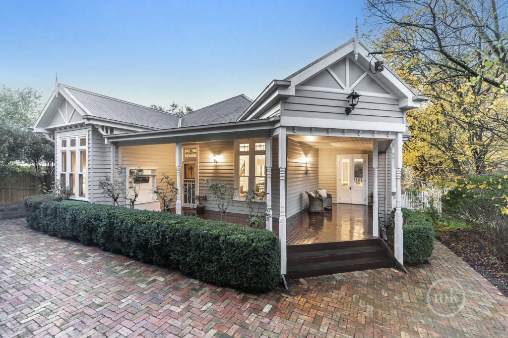 4 Haleys Gully Rd, Hurstbridge, VIC 3099