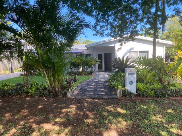 Contact agent for address, HOLLOWAYS BEACH, QLD 4878