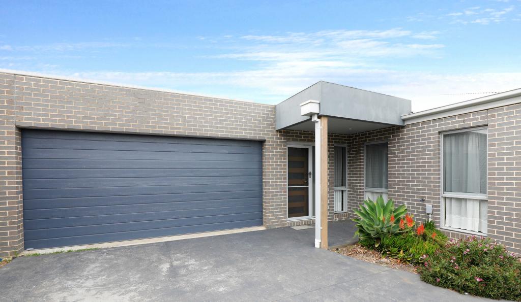 2/8 Horner St, Beaconsfield, VIC 3807