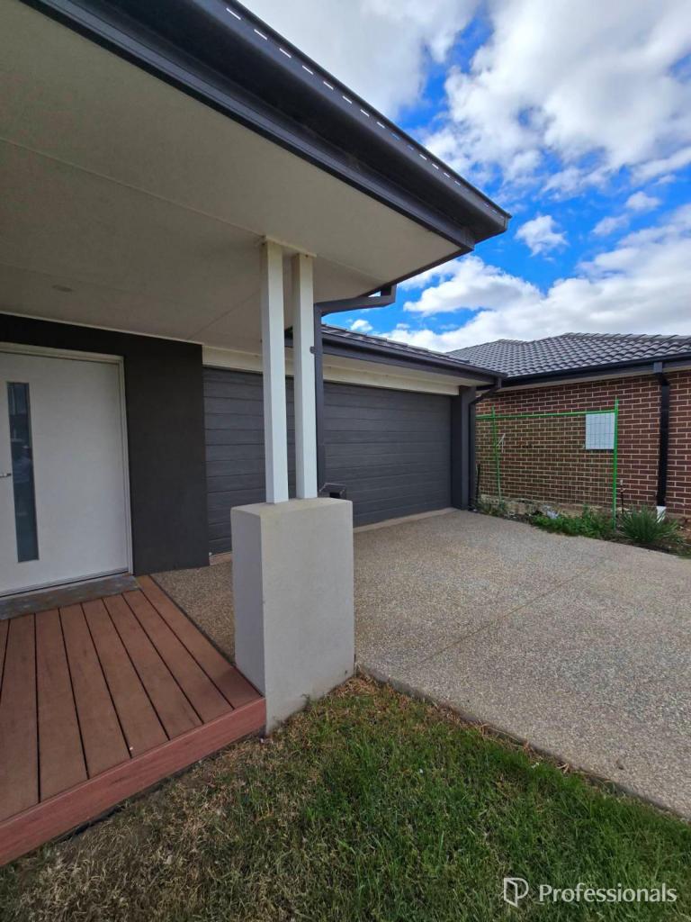 16 Brocton Rd, Manor Lakes, VIC 3024
