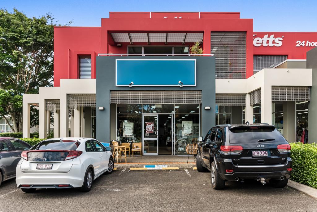 1/5 GIBSON RD, NOOSAVILLE, QLD 4566