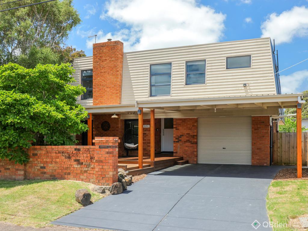 17 Albany Rd, Cowes, VIC 3922