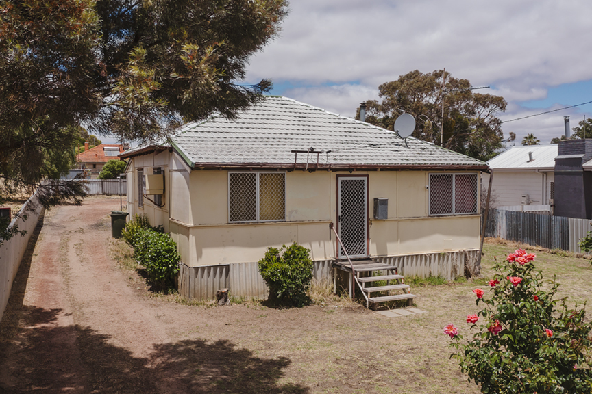 52 NORTHWOOD ST, NARROGIN, WA 6312