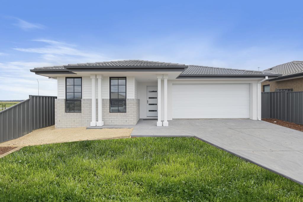 24 Halligan St, Lucas, VIC 3350