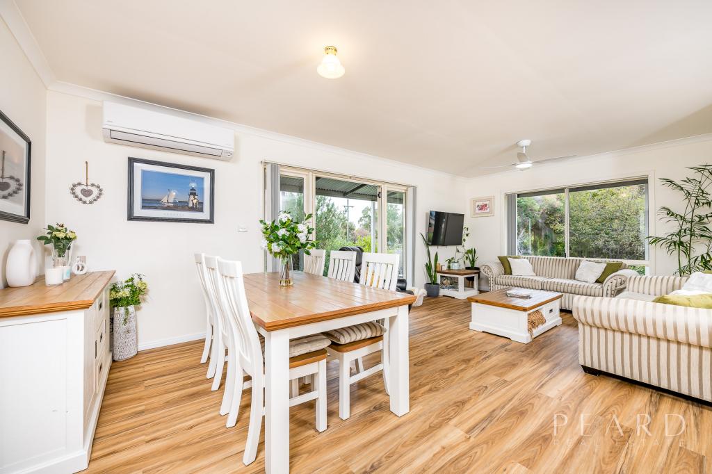 16 Robinson St, Spencers Brook, WA 6401