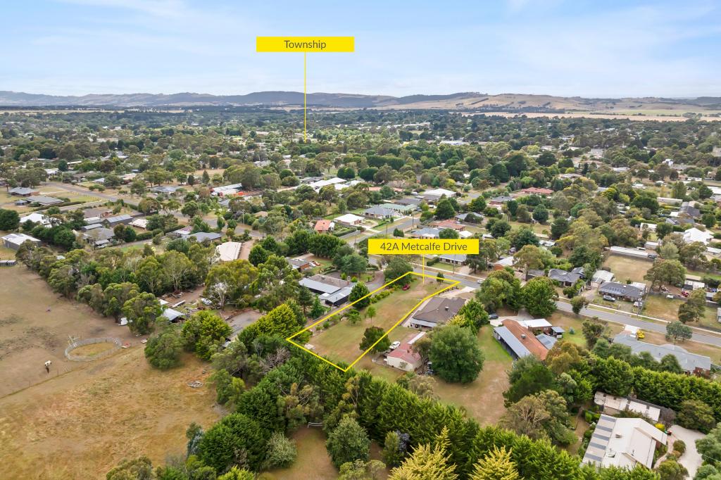 42a Metcalfe Dr, Romsey, VIC 3434