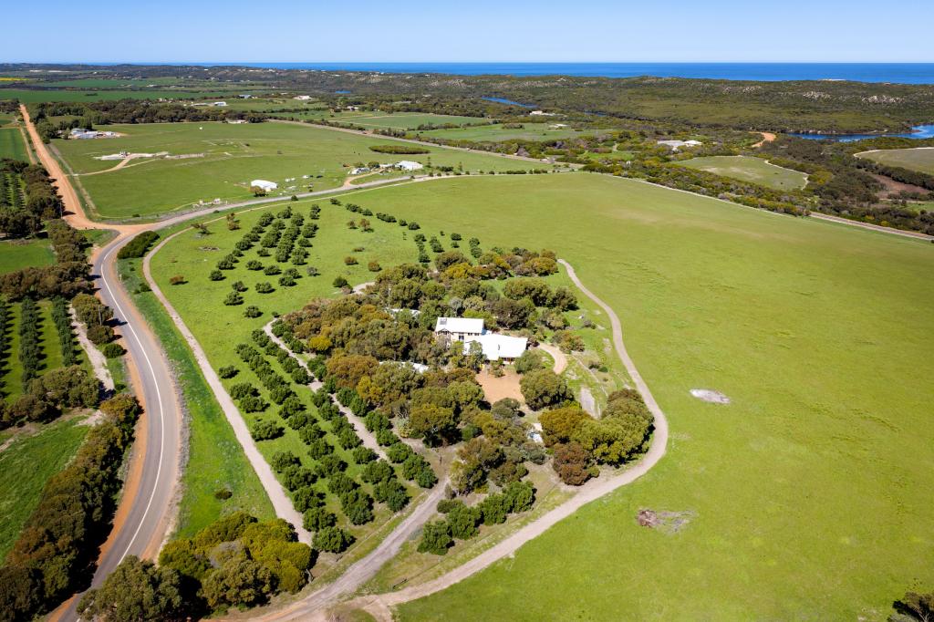 79 Jandanol Rd, Rudds Gully, WA 6532