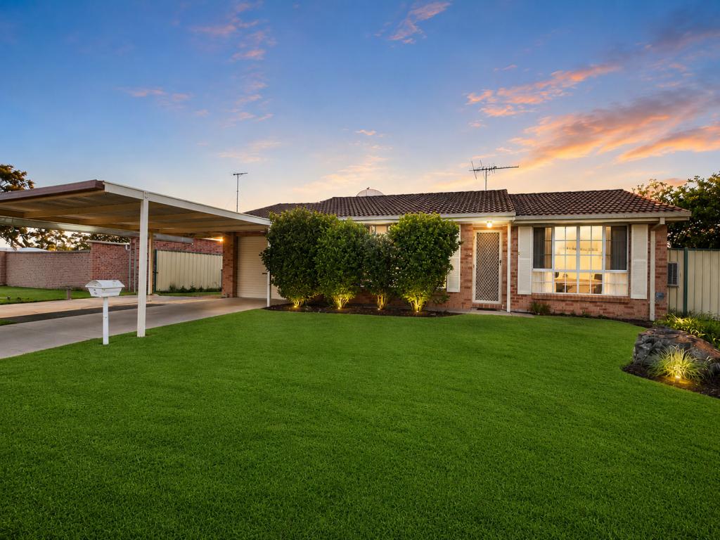 4 Wyperfeld Pl, Bow Bowing, NSW 2566