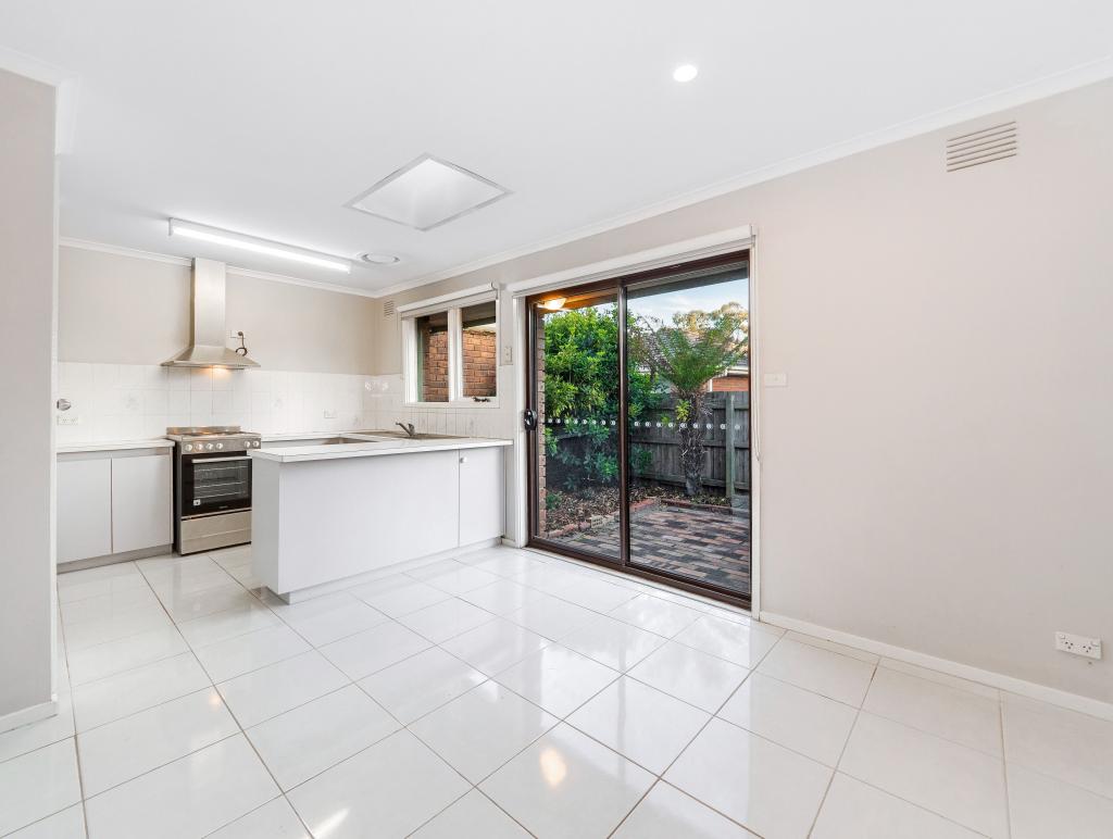 2/15 Tucker St, Cranbourne, VIC 3977