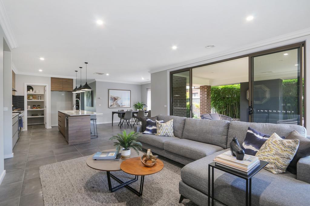 25 Newport Cres, Thurgoona, NSW 2640