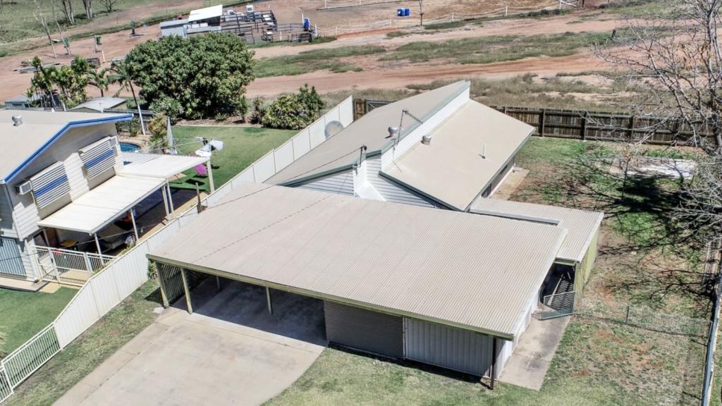 4 JACKSON AVE, MORANBAH, QLD 4744