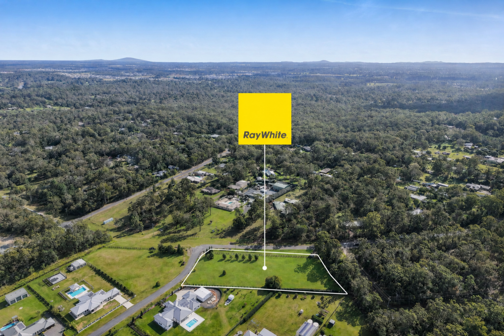 121-123 The Aspect, Buccan, QLD 4207