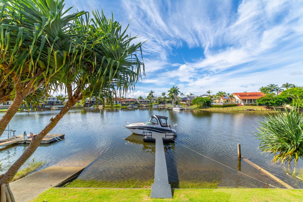 95 Witt Ave, Carrara, QLD 4211