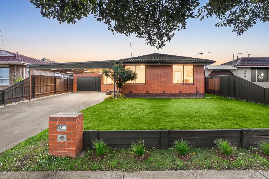 10 OBERON ST, DANDENONG NORTH, VIC 3175