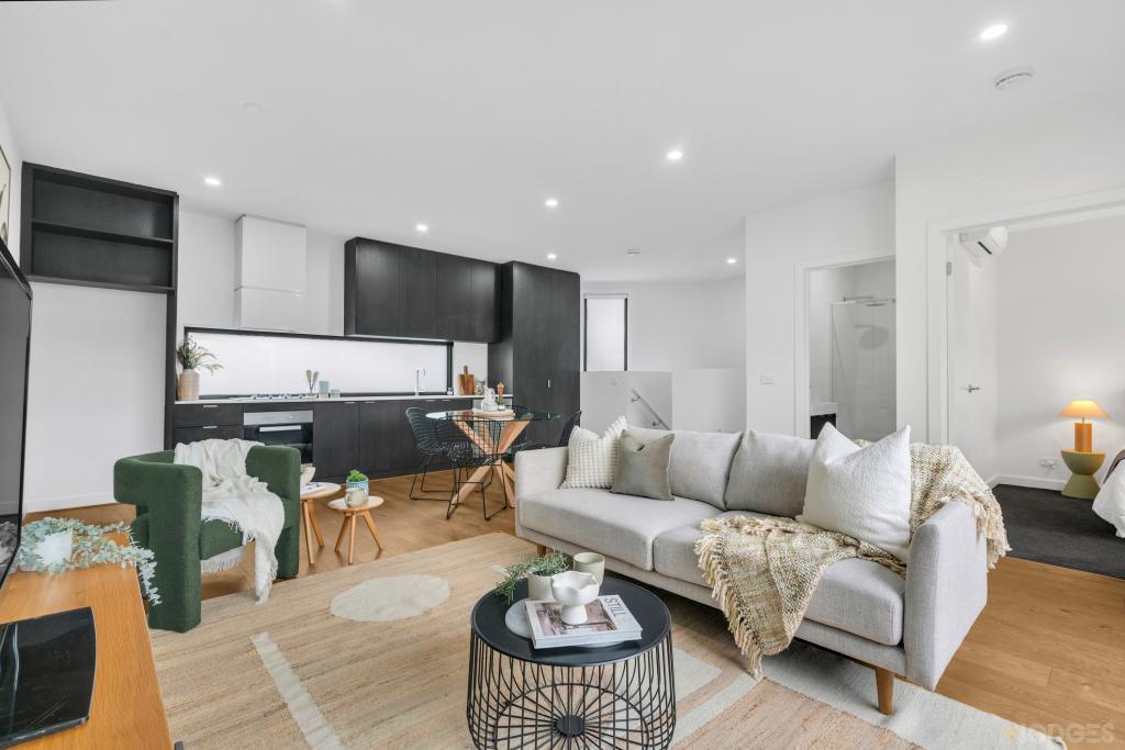 2/23 JEAN ST, CHELTENHAM, VIC 3192