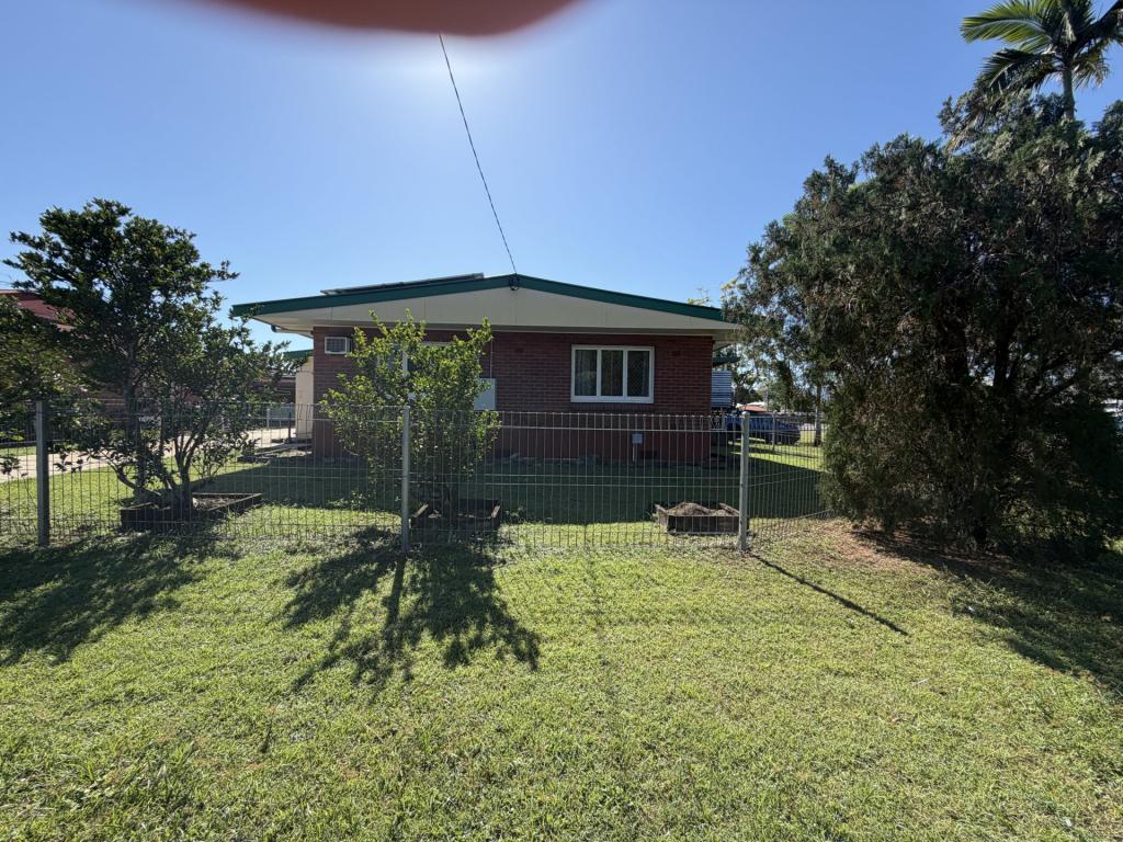 24 Curtin St, Westcourt, QLD 4870