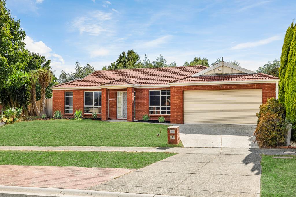 18 Oakgrove Dr, Narre Warren South, VIC 3805