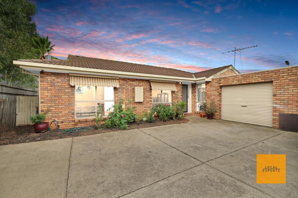 2/21 Reynolds Pl, Melton South, VIC 3338