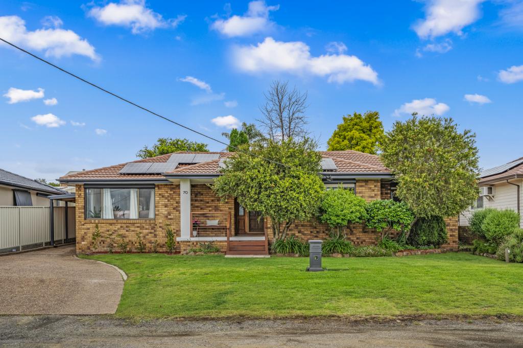 70 Adams St, Heddon Greta, NSW 2321