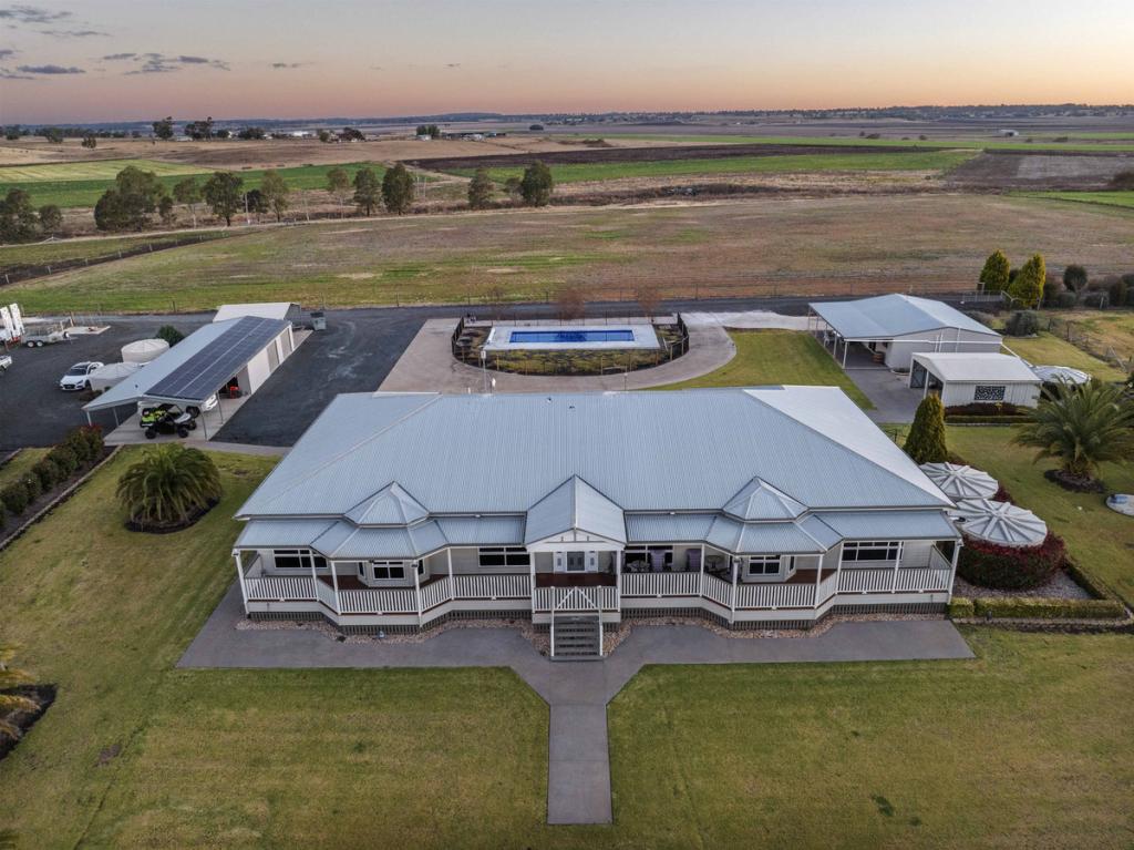 12111 WARREGO HWY, OAKEY, QLD 4401