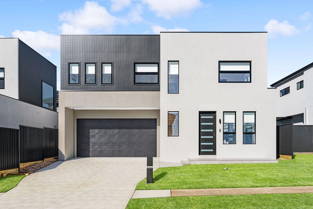 28 AKUNA ST, GREGORY HILLS, NSW 2557