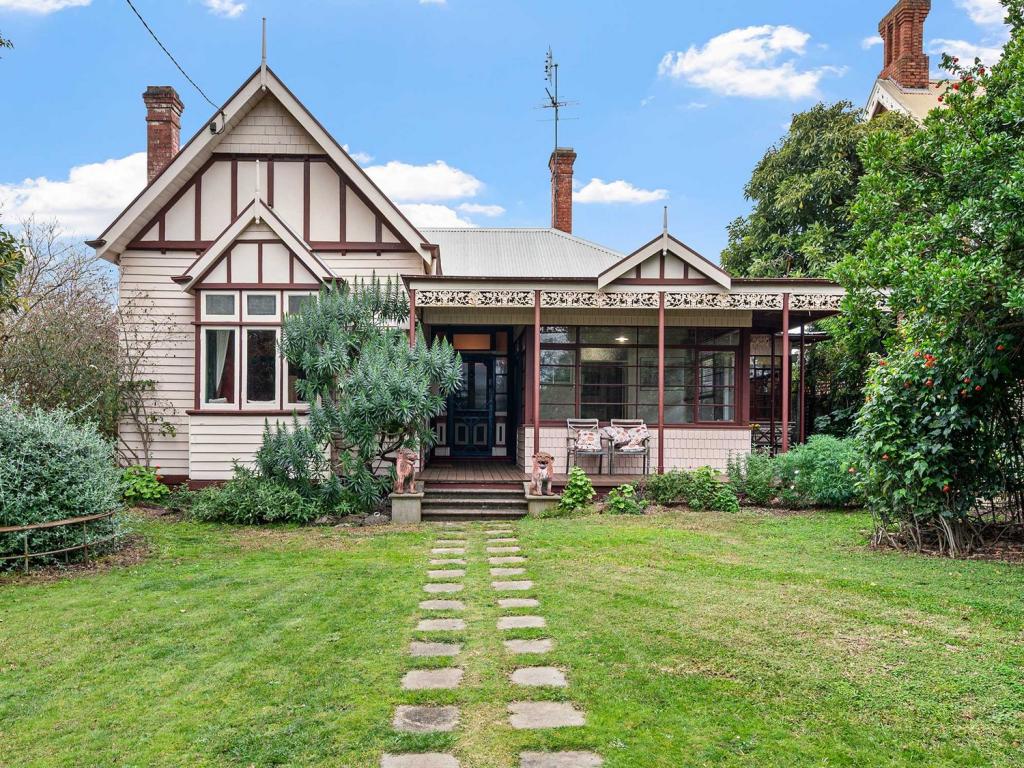 28 GRAY ST, HAMILTON, VIC 3300