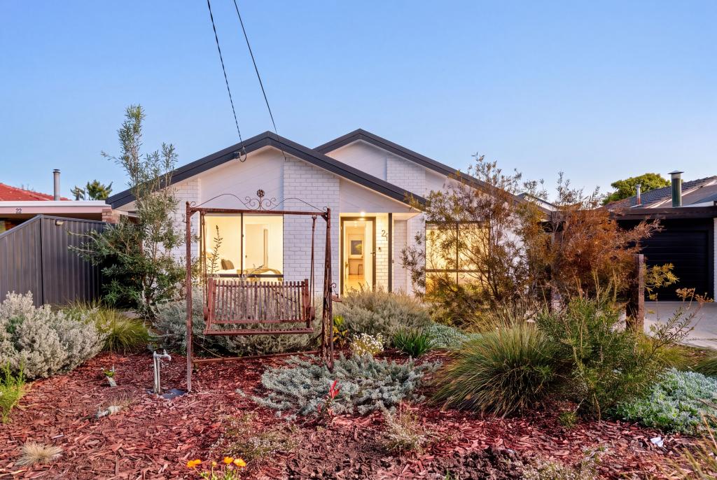 20 Alma Doepel Dr, Altona Meadows, VIC 3028