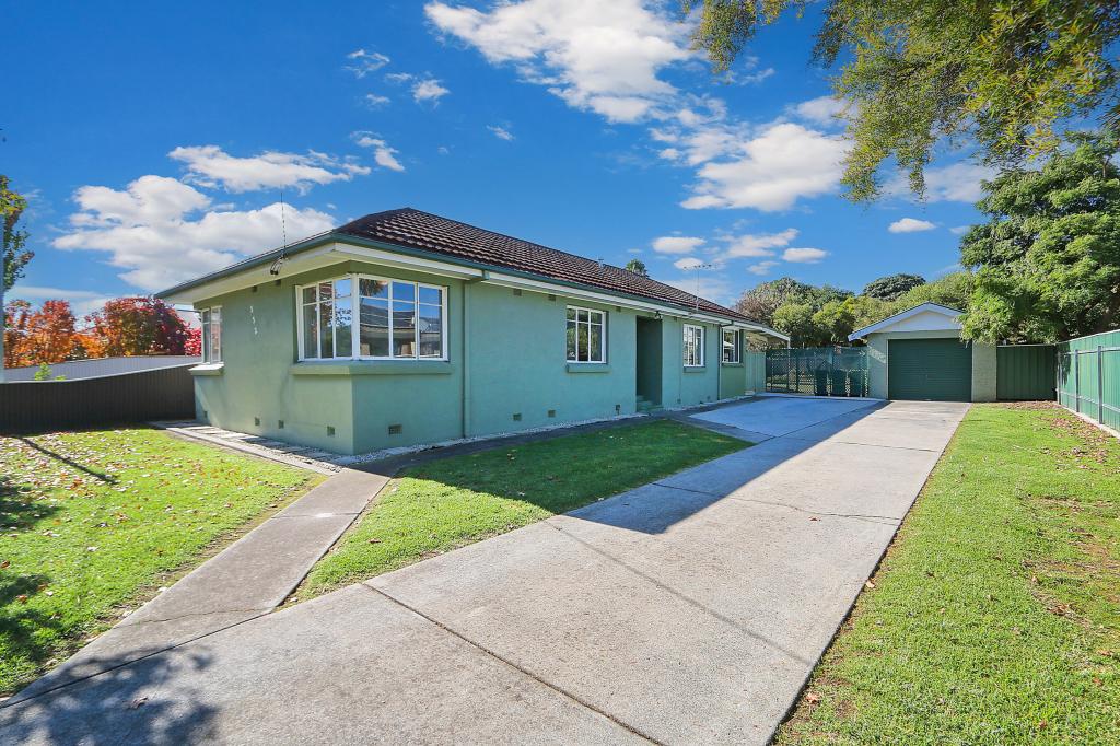 552 Moffat St, Lavington, NSW 2641