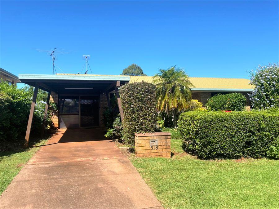 318 Greenwattle St, Wilsonton Heights, QLD 4350