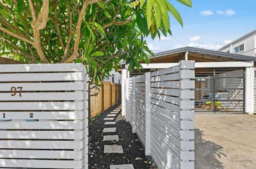 1/97 Nobby Pde, Miami, QLD 4220