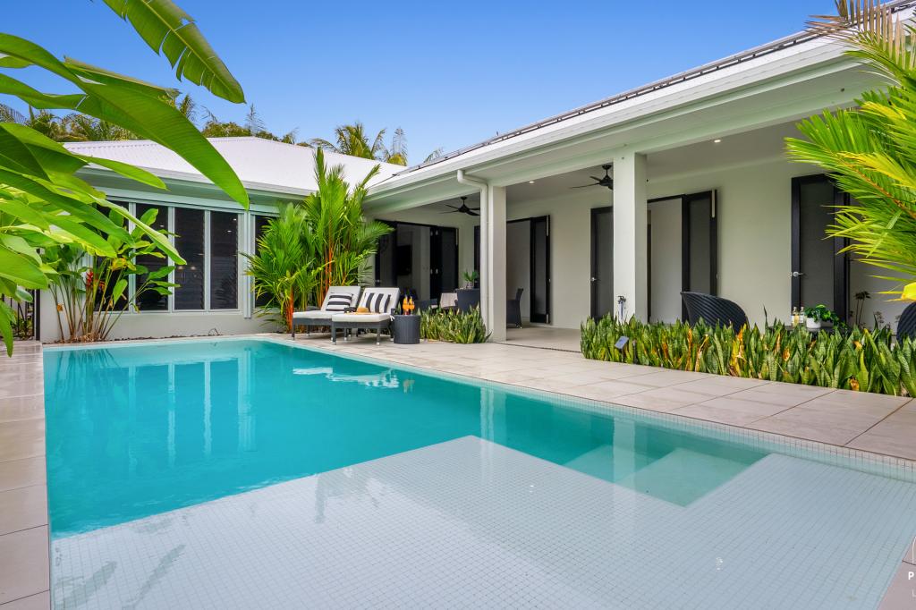 22 Oliva St, Palm Cove, QLD 4879