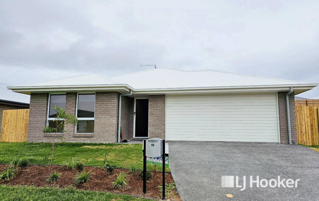 19 DARLING CCT, PLAINLAND, QLD 4341