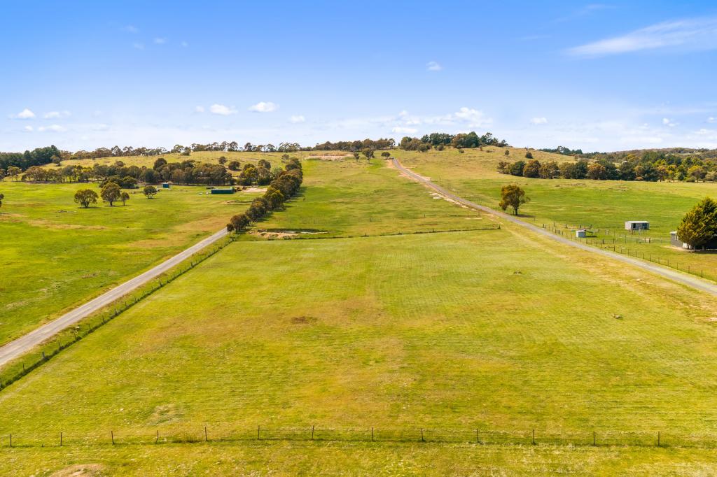 44 Weeroona Dr, Wamboin, NSW 2620