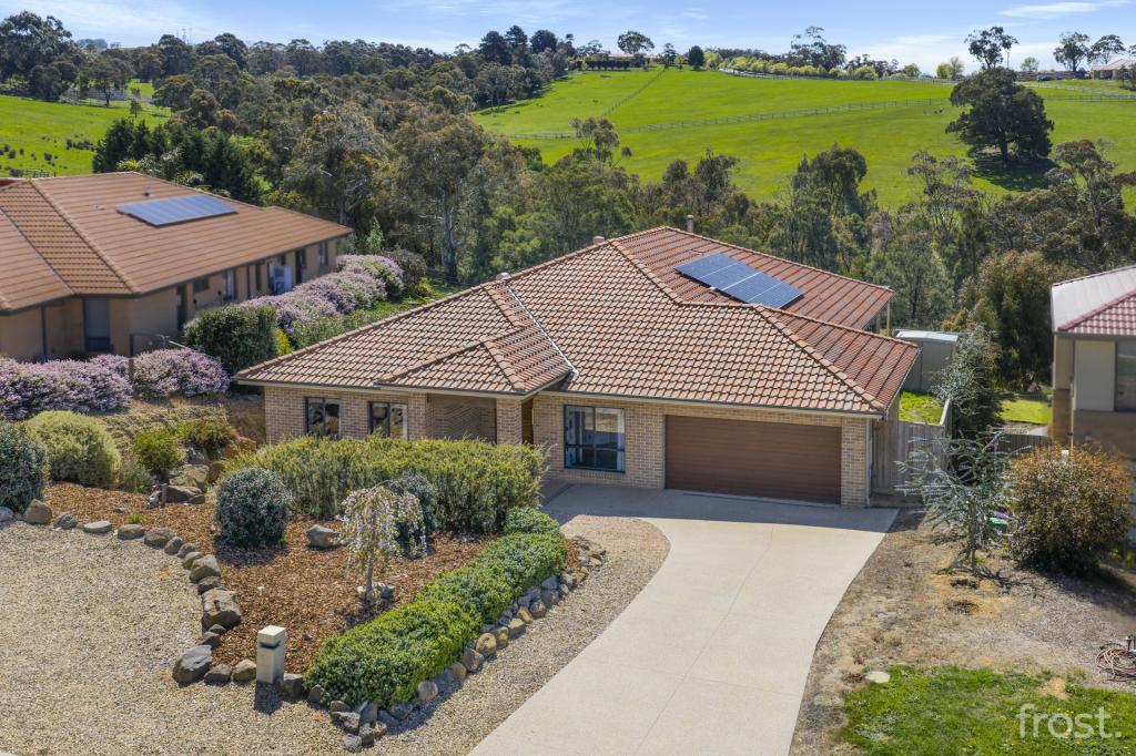 32 AURINA DR, WALLAN, VIC 3756