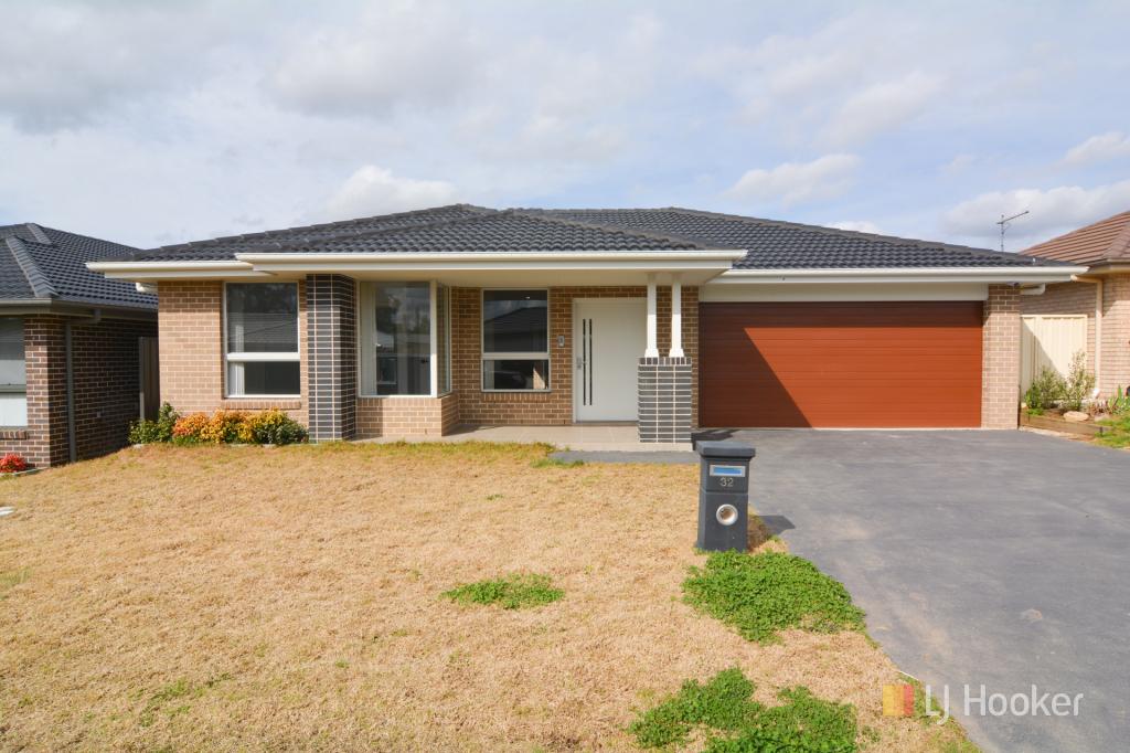 32 HENNING CRES, WALLERAWANG, NSW 2845