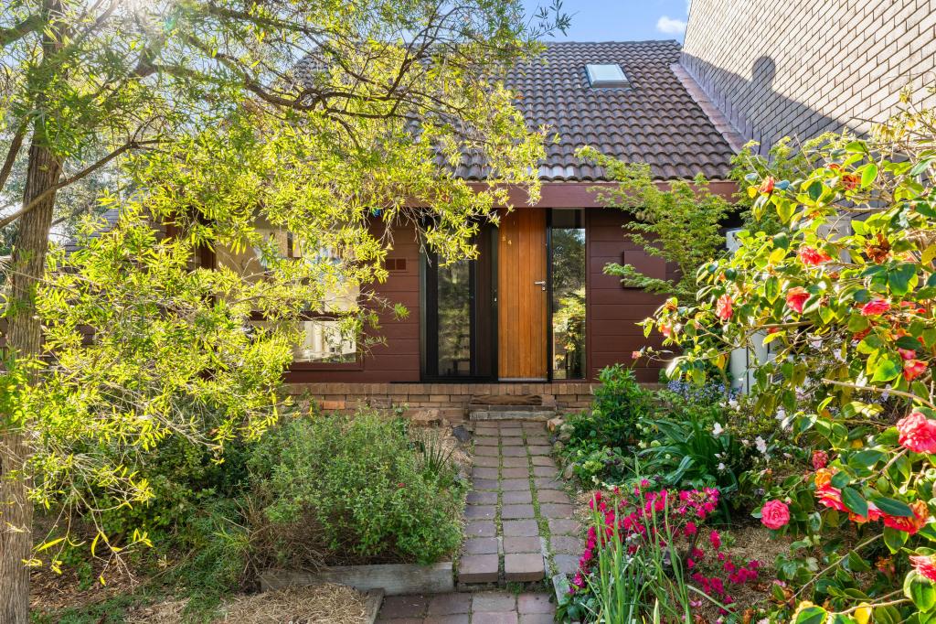 54 WYBALENA GR, COOK, ACT 2614