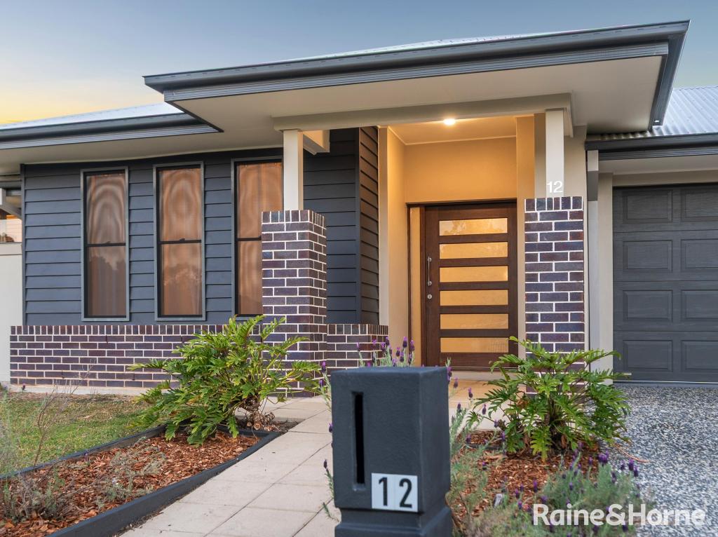 12 Rivergum Dr, Eatons Hill, QLD 4037