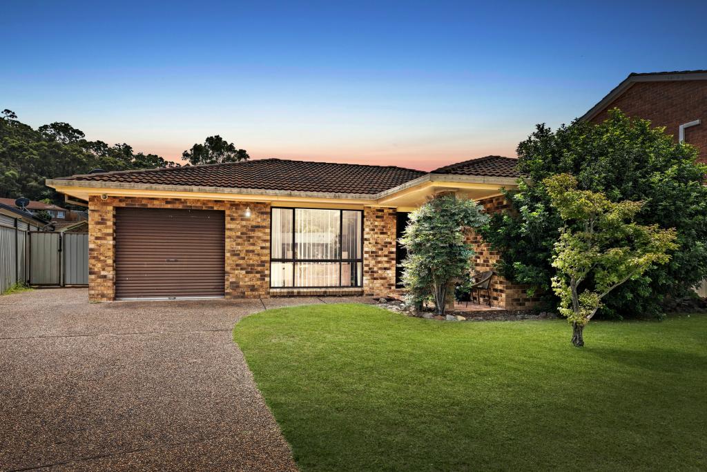 8 NORTHUMBERLAND CL, UMINA BEACH, NSW 2257