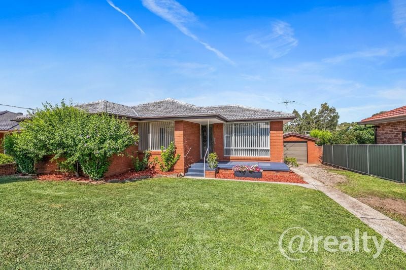 22 Harvey St, Macquarie Fields, NSW 2564