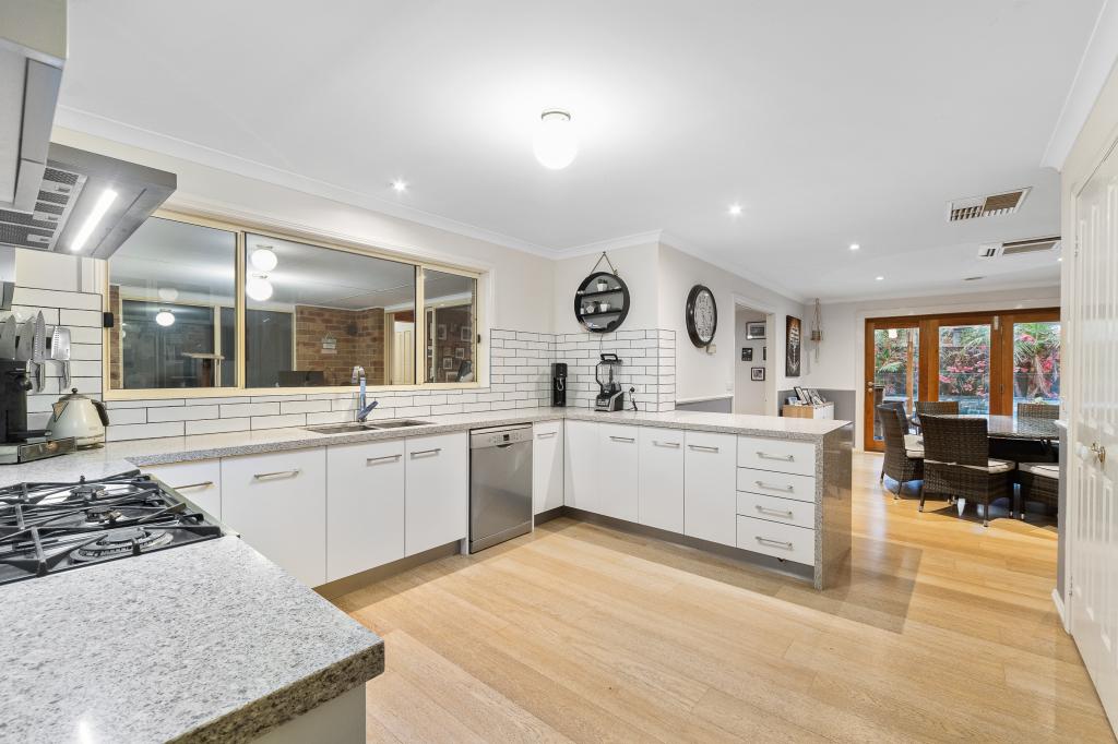 54 Chesterfield Rd, Somerville, VIC 3912
