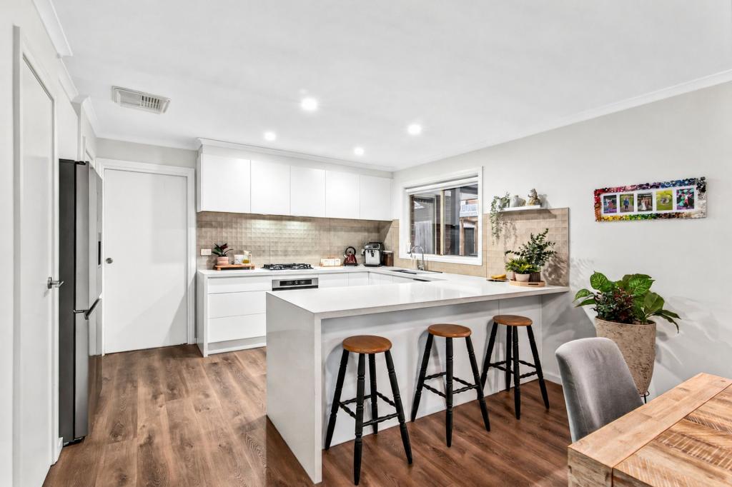 36 Brentwood Dr, Cranbourne North, VIC 3977