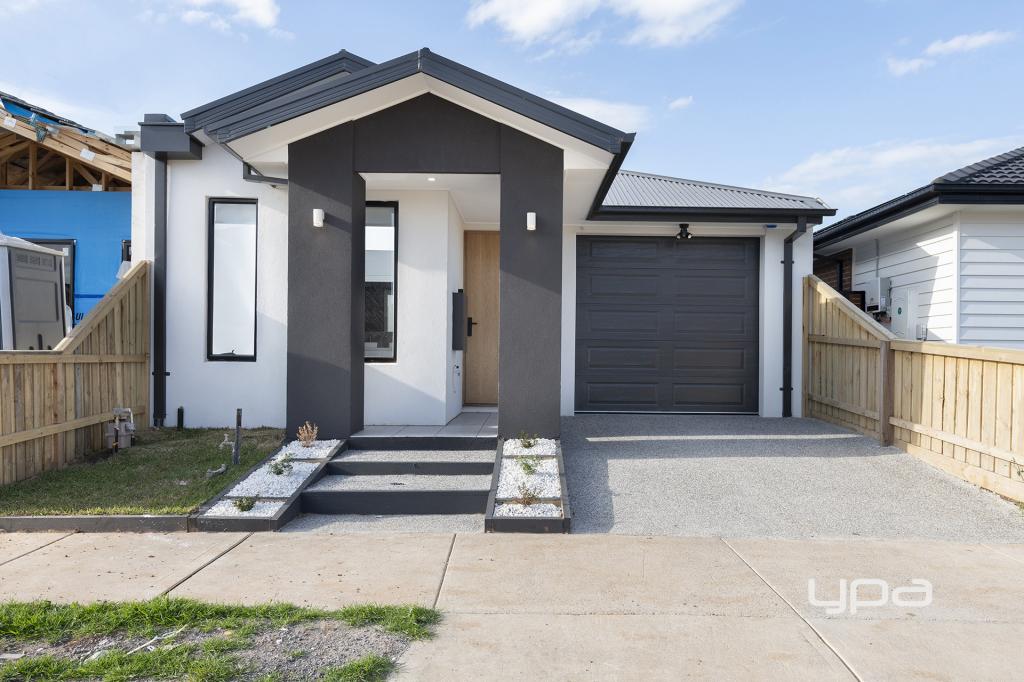 16 Pavilion St, Deanside, VIC 3336