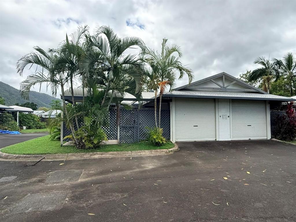 9/389-397 Mccoombe St, Mooroobool, QLD 4870