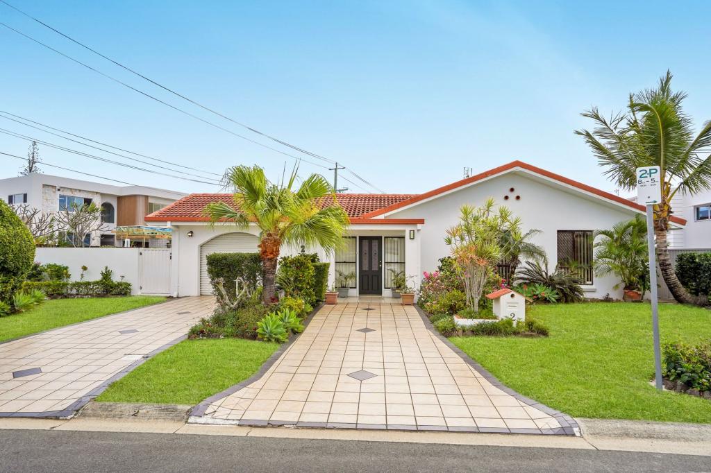 2 Chianti Ave, Mermaid Waters, QLD 4218