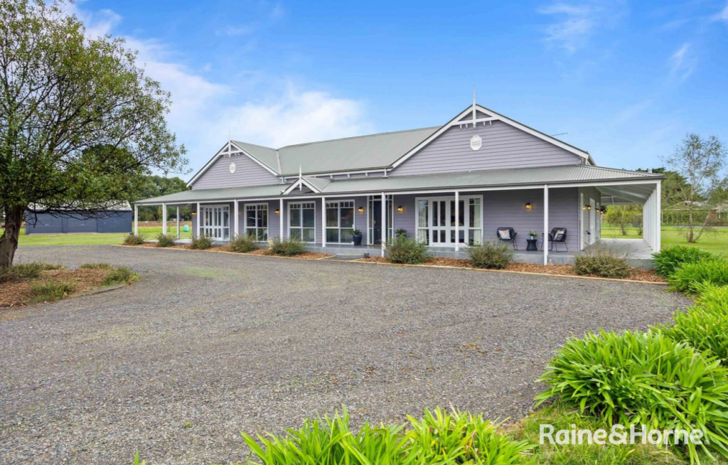 2 Myrtle Grove Rd, Ballan, VIC 3342