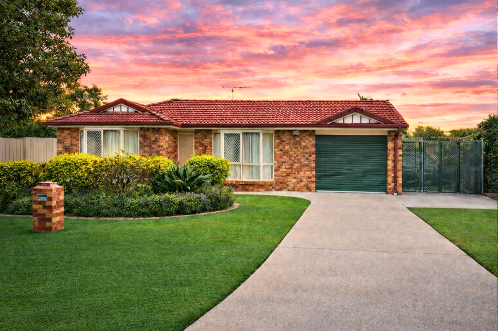 4 Tammar Cl, Doolandella, QLD 4077