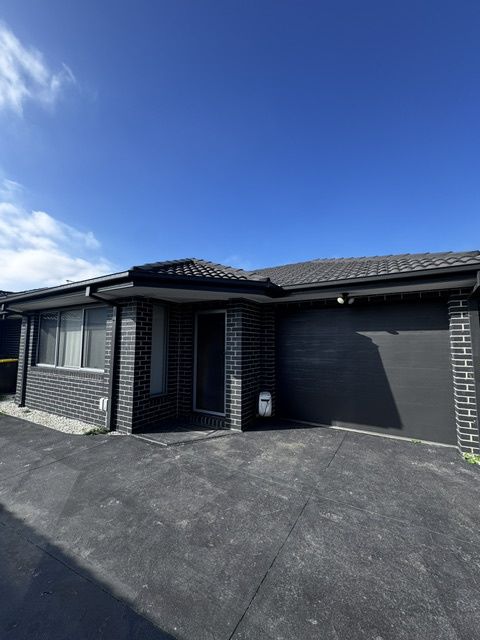 2/43 Apollo Cres, Dallas, VIC 3047