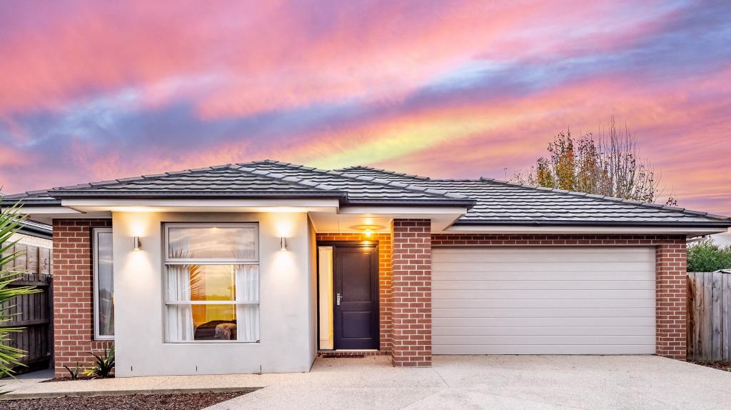 28 Penelope Cl, Cranbourne North, VIC 3977