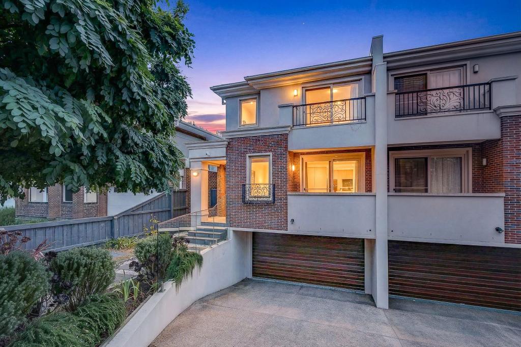 25 PINE WAY, DONCASTER EAST, VIC 3109