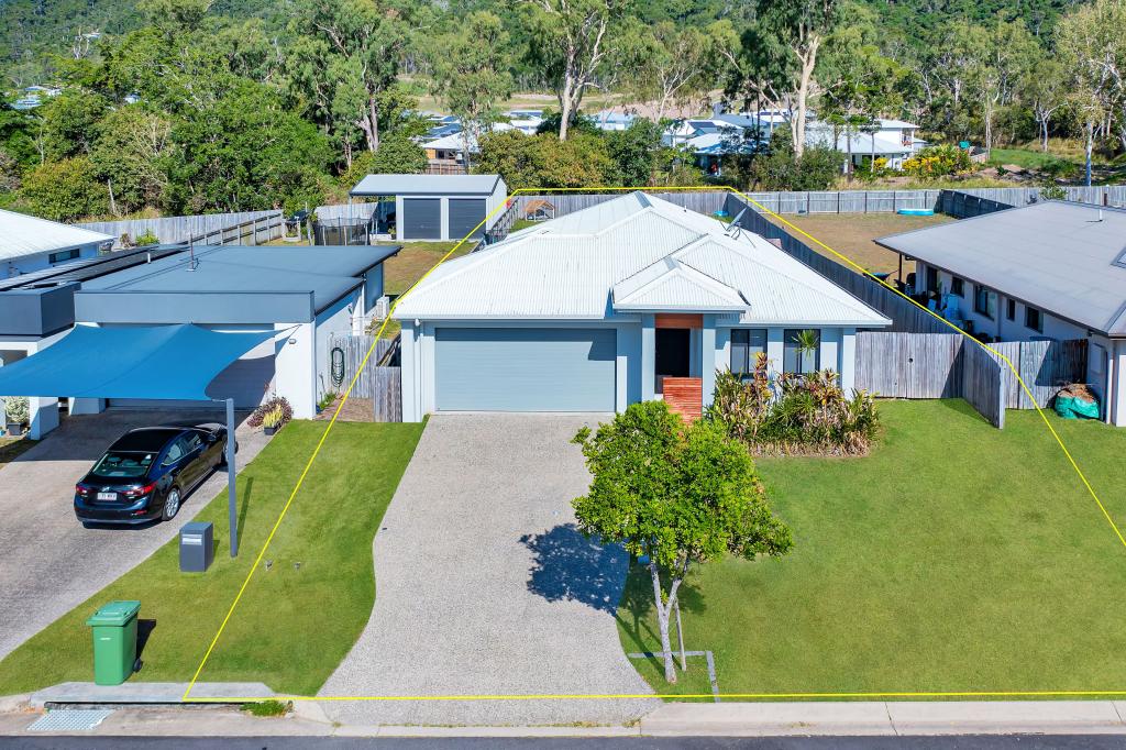 17 Trader Cres, Cannonvale, QLD 4802